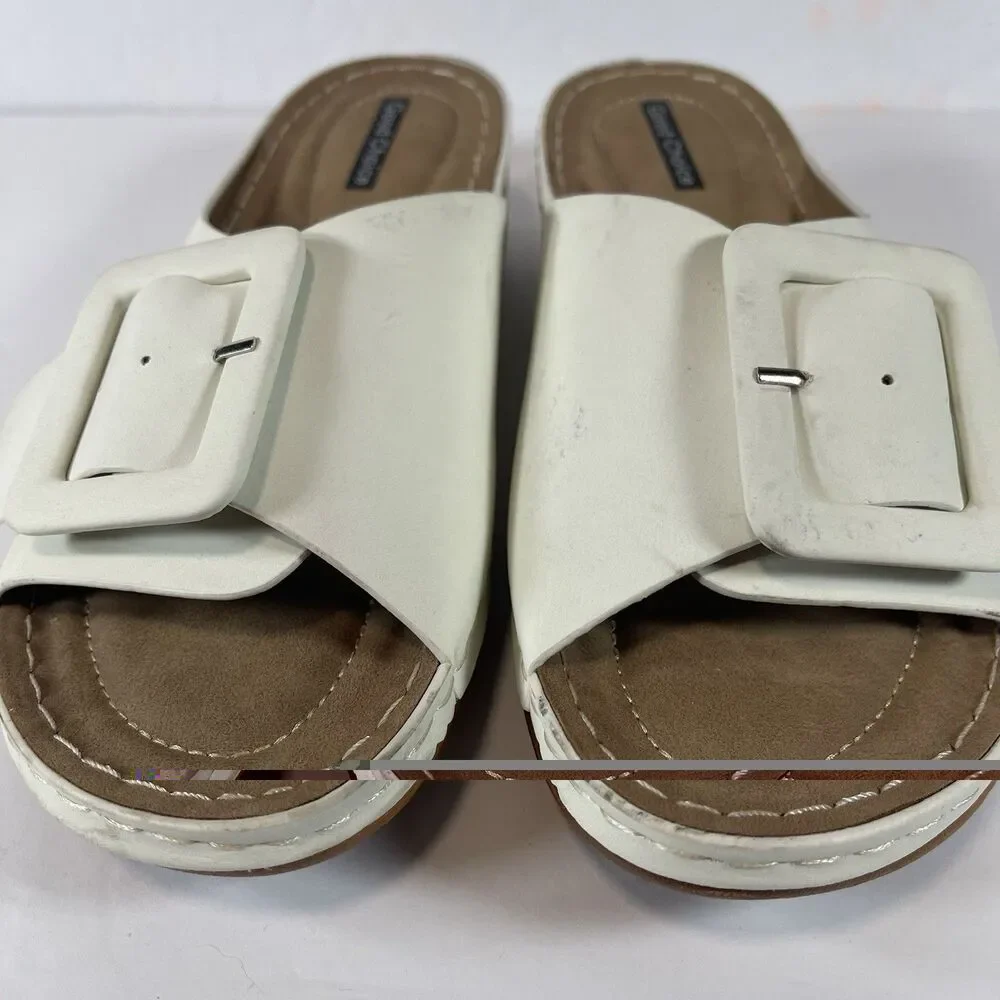 Good Choice Women’s White Buckle Slide Sandals – Size 8